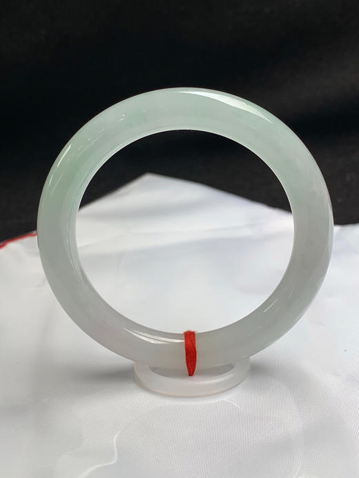 620376，54.6圈口，糯化晴水细圆条美人条，半截清水底色 商品图0