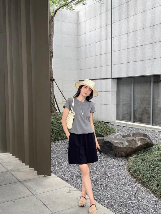 休闲松紧直筒短裤  云感呼吸裤 挺缝线塑黄金腿型 松紧腰头 解锁全天自由感 天然垂坠感 + 智能回弹性 行走的高级感 商品图3