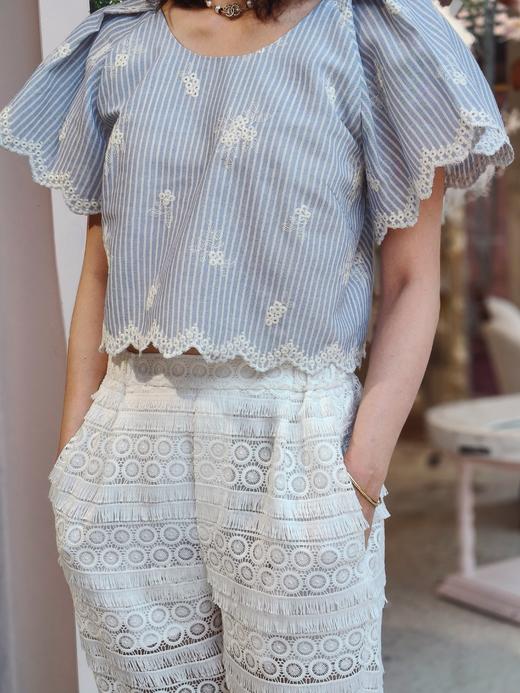 TYNVIE 飘逸袖短款衬衫 - 条纹 商品图0