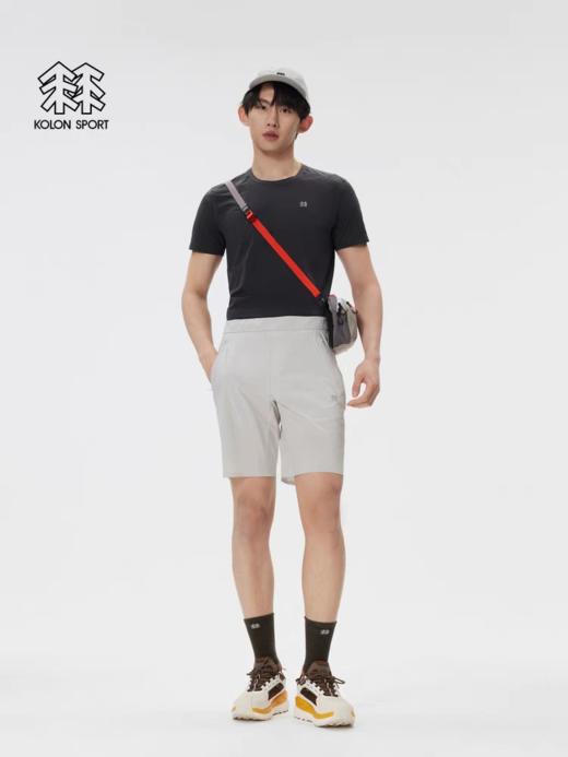 点此购买 可隆夏季男士梭织防泼水多口袋户外运动5分裤 bk 323015 商品图5