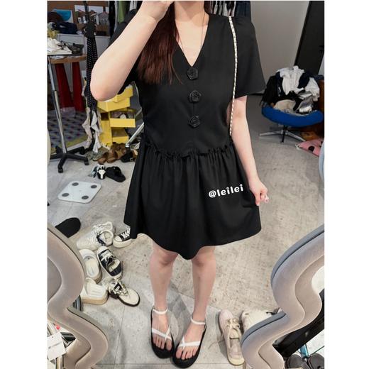 2025新品  蕾蕾同款【黑玫瑰】法式立体玫瑰花朵V领短袖连衣裙夏季时尚 商品图1