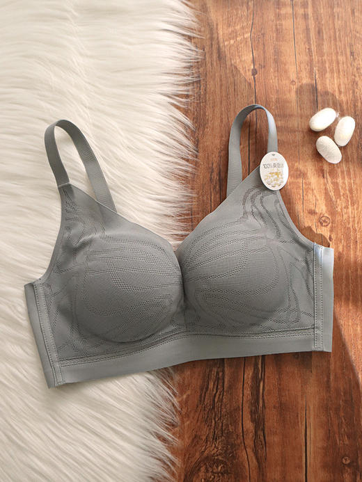 【真丝奢宠，聚拢神器】桑蚕丝文胸🔥深V不空杯，轻塑胸型💃小胸逆袭显事业线！舒适抑菌+防下垂，性感与养护兼得✨ 商品图8