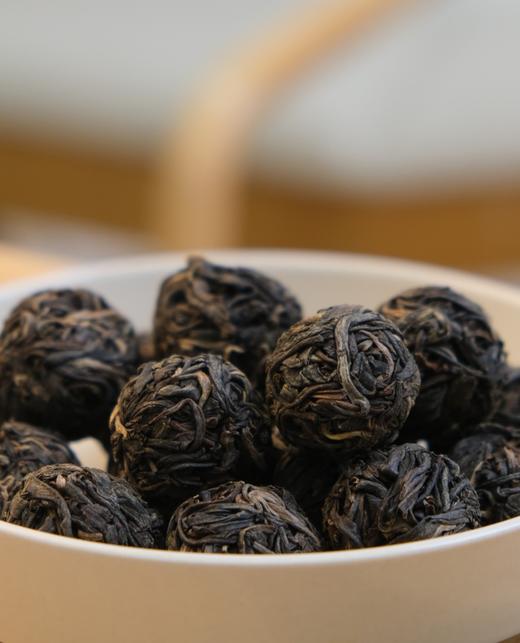 2020年易武  百花潭龙珠 野性与温柔的结合  生茶 150g 商品图3