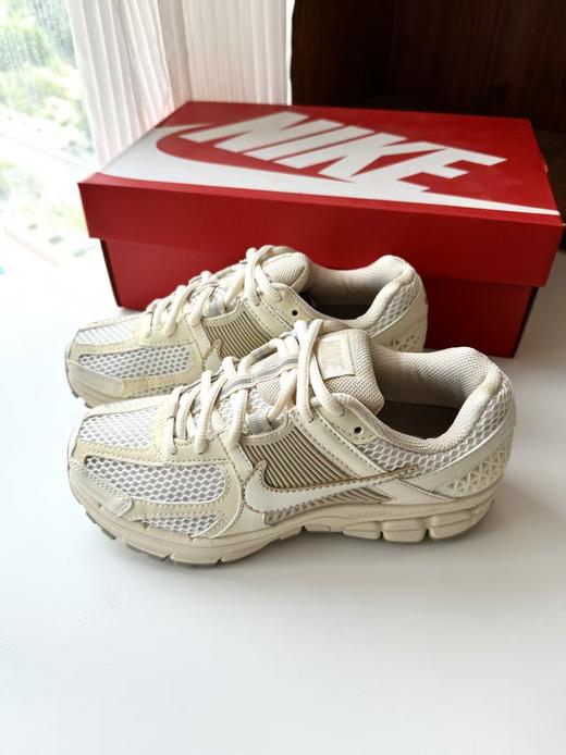 【奥特莱斯门店直发】独家线下专柜款｜Nike Zoom Vomero 5 商品图3