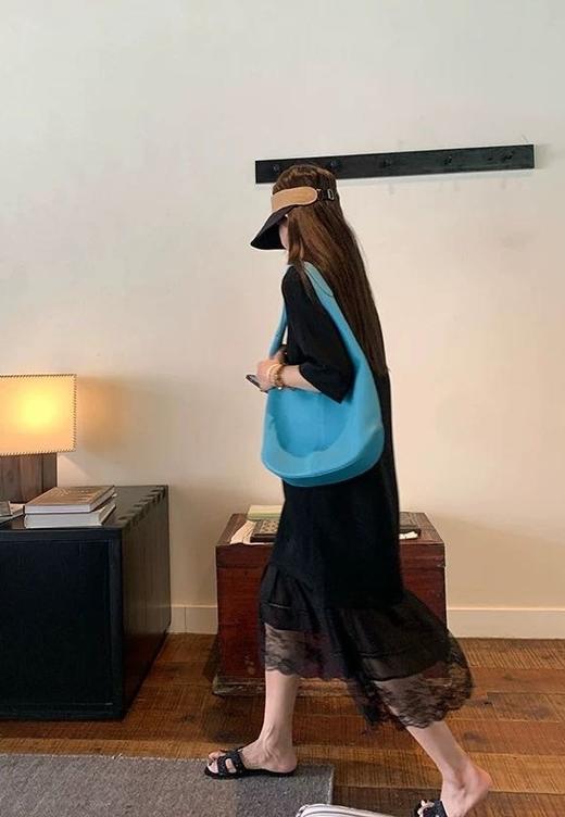 精致小黑裙蕾丝拼接连衣裙秒瘦20斤 商品图4