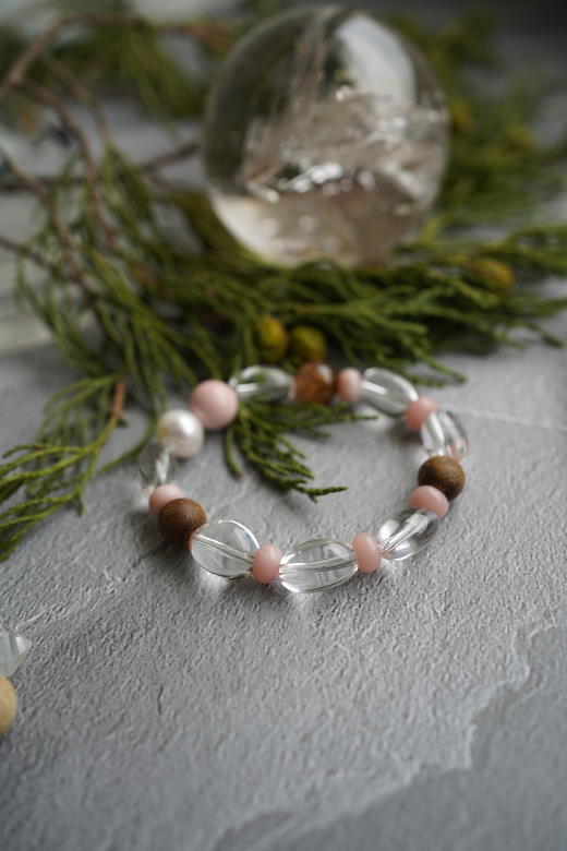 【普陀山】⾼净体⽩⽔晶11mm奇楠沉⾹ ⾦粉童话设计款  ⼿围15-15.5mm 商品图3