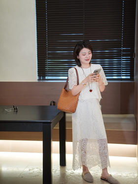 良木礼——蕾丝套装