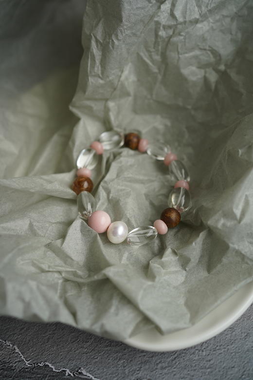 【普陀山】⾼净体⽩⽔晶11mm奇楠沉⾹ ⾦粉童话设计款  ⼿围15-15.5mm 商品图4