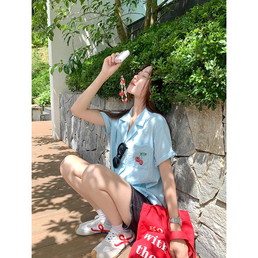 【149元任选2件】最后一波现货！樱桃刺绣衬衫 商品图2