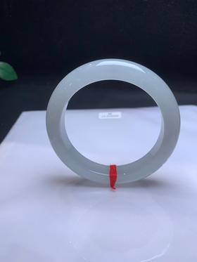 620389，56糯冰白月光手镯 ，整体清新干净 底妆很细腻
