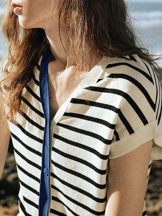 初语不对称撞色V领连袖针织衫女新款百搭收腰条纹上衣 商品图2