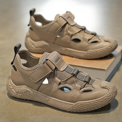 【男士沙滩镂空凉鞋】防水防污 开车可穿 舒适亲肤 耐磨大底 抓地牢固 （尺码39-44） 商品图1