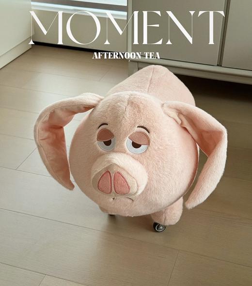 🍃【飞天猪溜溜凳】 | 可爱到犯规！！谁懂啊家人们！🔥它有着粉粉嫩嫩的外表，胖嘟嘟的脸蛋上一双萌萌的眼睛，✌️ 还有那标志性的粉色猪鼻子，看起来软萌又治愈。 商品图1