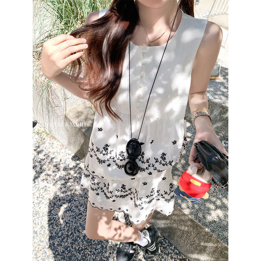 <曾小咸推荐>4.3现货秒杀！微信超特价！法式印花无袖衬衫+半身裙套装 日常279.99 立减120 秒杀159.99！ 商品图1