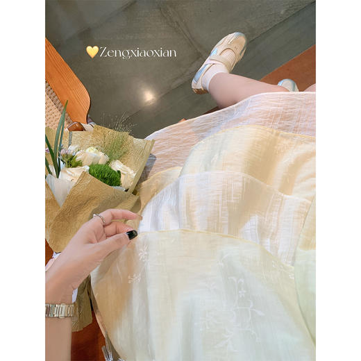 <曾小咸推荐>法式高级感气质挂脖荷叶边连衣裙 商品图1