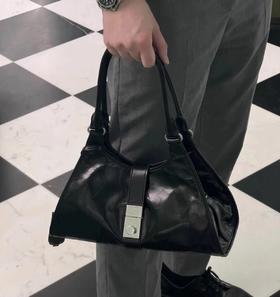 重磅推荐！hobo走秀神包  油蜡皮腋下包   中号银色搭扣包包  托特包