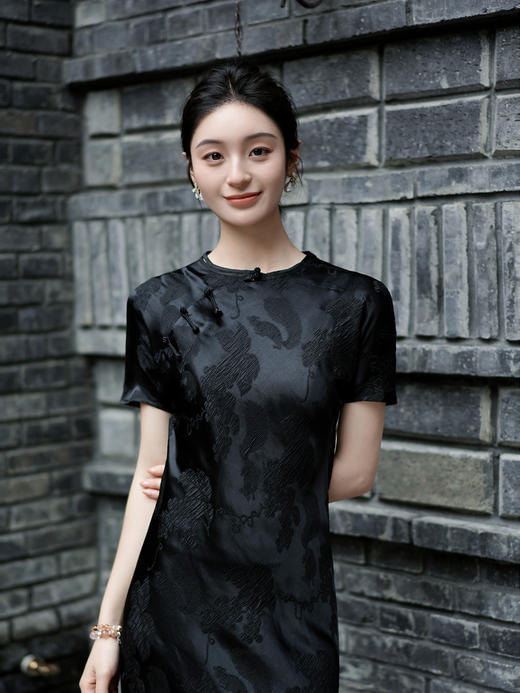 盛唐牡丹| 黑色短袖旗袍裙（黑松鼠） 商品图1