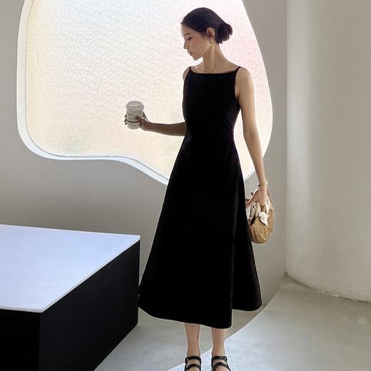 郎奴华菲一字肩小黑裙，女人这一生，一定要拥有一条小黑裙【G】 商品图0