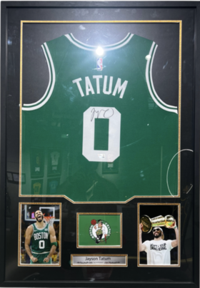 塔图姆亲签凯尔特人球衣