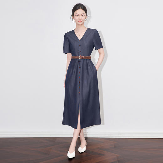 「高货wl」全新升级【铂金会员358/天猫479/差价121】(14633)洛诗琳复古干练气质连衣裙2025夏季开衩V领短袖牛仔裙女 商品图0