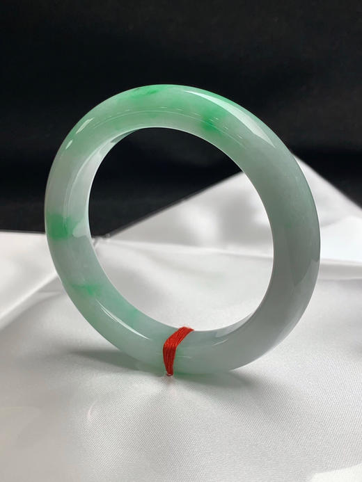 620391，57.5圈口，飘绿正圈平安镯，白底飘阳绿，条形厚装 商品图2