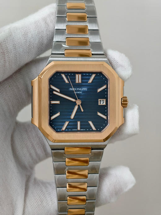 PPF factory2025年新作—PP百达翡丽Cubitus系列5821“小电视”—新时代的优雅运动腕表标杆！
<表壳>独树一帜的方形圆角表壳设计，采用鹦鹉螺的两层壳体结构，与表链高度一体化❕❕❕ 商品图1