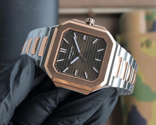 PPF factory2025年新作—PP百达翡丽Cubitus系列5821“小电视”—新时代的优雅运动腕表标杆！
<表壳>独树一帜的方形圆角表壳设计，采用鹦鹉螺的两层壳体结构，与表链高度一体化❕❕❕ 商品图13