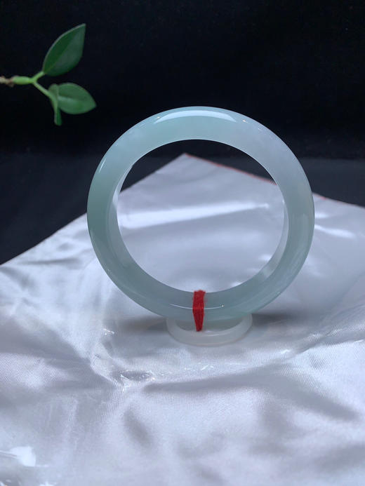 620390，55.7冰绿底手镯，冰润浅绿底色，很清新秀气 商品图3