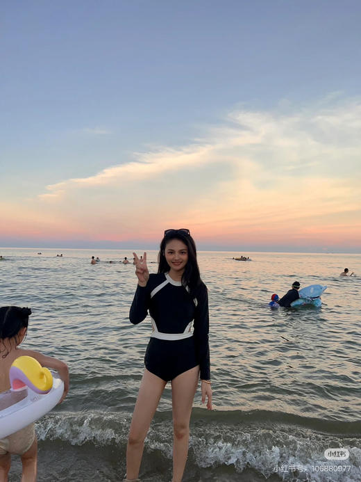 2507102    24-06 款女款 品牌主打款，泳衣 商品图8