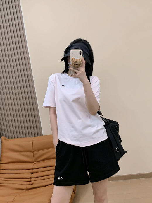 🐊家经典圆领短袖！logo齐全！纯原单！面料版型做工都很好，鳄鱼男女款式不一样，非常专业。无法被淘汰的经典⚠️特价不退换！ 商品图7