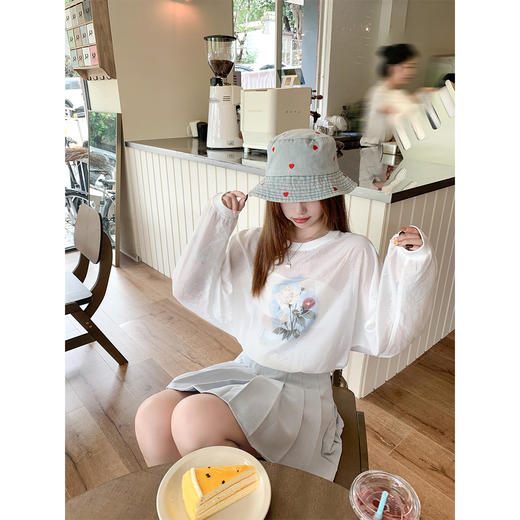 <曾小咸推荐>慵懒风宽松印花薄款罩衫长袖T恤 商品图1