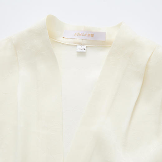 【精美暗纹】罗蒙女士长袖衬衫简约大方V领舒适套头衬衣女商务气质 商品图5