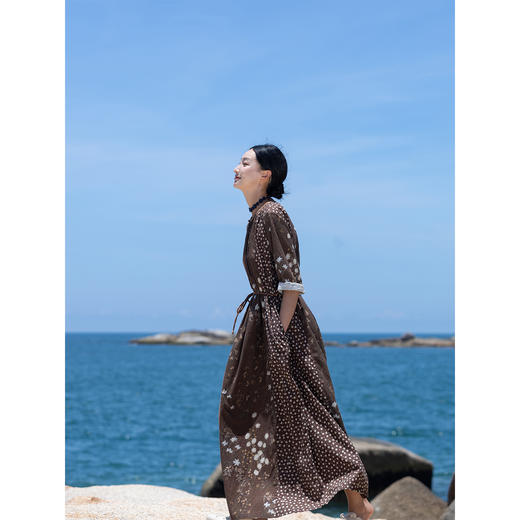 牧衣游原创 印花纯棉连衣裙新款通勤设计感文艺宽松碎花长裙 轻织 商品图1