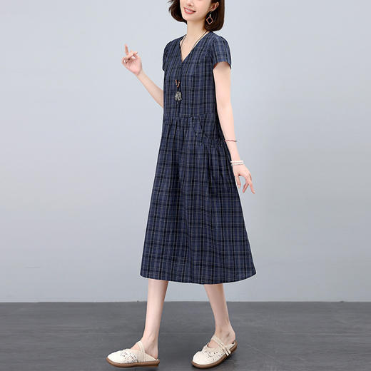 雀说时尚百搭中长款连衣裙新款韩版宽松显瘦百搭V领格子连衣裙女AL9927 商品图1