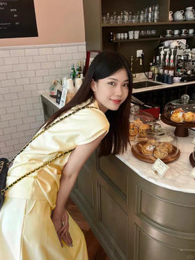 ✨ 法式优雅，轻盈一夏！【定制小飞袖长裙套装来啦】 ✨小飞袖： 遮手臂拜拜肉，显瘦小心机！ 长裙： 优雅飘逸，行走间自带仙气！