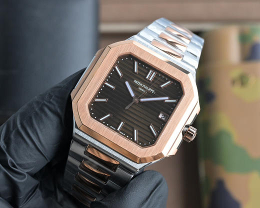 PPF factory2025年新作—PP百达翡丽Cubitus系列5821“小电视”—新时代的优雅运动腕表标杆！
<表壳>独树一帜的方形圆角表壳设计，采用鹦鹉螺的两层壳体结构，与表链高度一体化❕❕❕ 商品图12