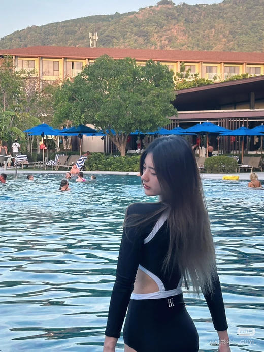 2507102    24-06 款女款 品牌主打款，泳衣 商品图7