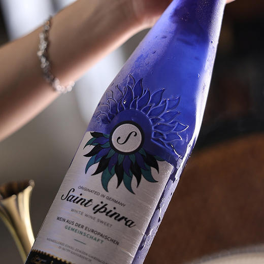 热卖中！！【买2箱赠送1个电动开瓶器】【德国原瓶进口】圣·伊品拉 太阳花雷司令甜白葡萄酒 10.5度甜型 750ml*6瓶，附赠海马刀！ 商品图7