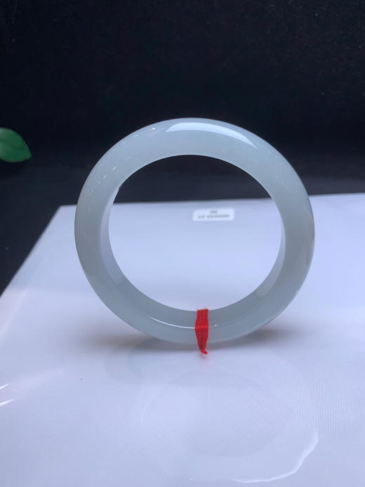 620389，56糯冰白月光手镯 ，整体清新干净 底妆很细腻 商品图1
