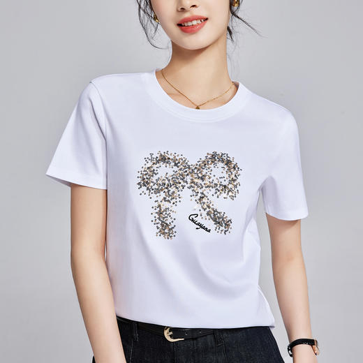 「自」全新升级【铂金会员119/天猫159/差价40】(14004)洛诗琳新款时尚刺绣T恤2025夏季蝴蝶结圆领袖丝光棉短袖上衣 商品图1