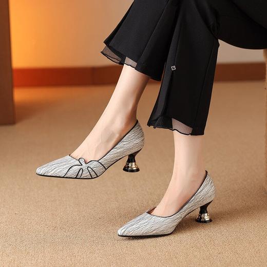 【预售5天】法式时尚尖头浅口酒杯高跟单鞋女士秋季新款百搭简约气质白色SY&F278 商品图4