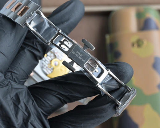 PPF factory2025年新作—PP百达翡丽Cubitus系列5821“小电视”—新时代的优雅运动腕表标杆！
<表壳>独树一帜的方形圆角表壳设计，采用鹦鹉螺的两层壳体结构，与表链高度一体化❕❕❕ 商品图10