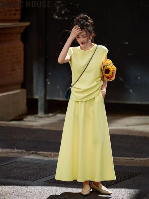 ✨ 法式优雅，轻盈一夏！【定制小飞袖长裙套装来啦】 ✨小飞袖： 遮手臂拜拜肉，显瘦小心机！ 长裙： 优雅飘逸，行走间自带仙气！ 商品图2