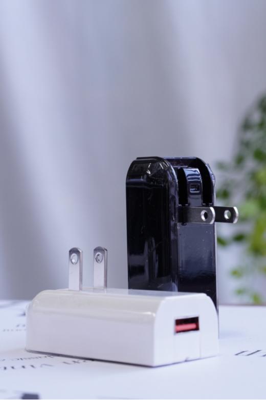 🔥有3C标志❕❗ 可以上飞机🔥原价169 现开团一万毫安💰79！！化繁为简 揣它出门可以横着走💥【Auraro分离式三合一移动电源🔋】 商品图3