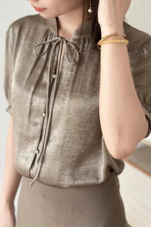 Le Malene 复古系带锻面短袖衬衣 20855 商品图4