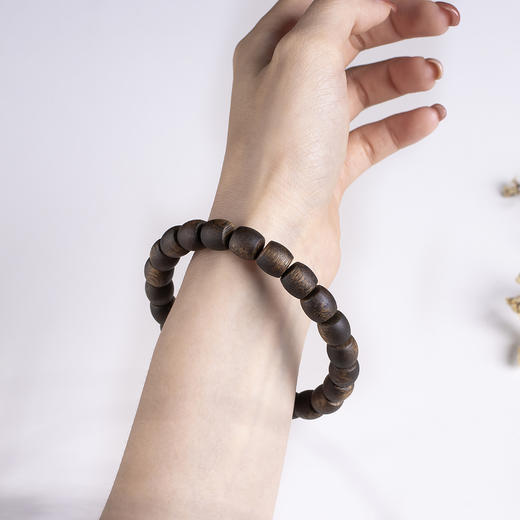 xy0416，9mm桶珠沉香素串单圈手串 商品图8