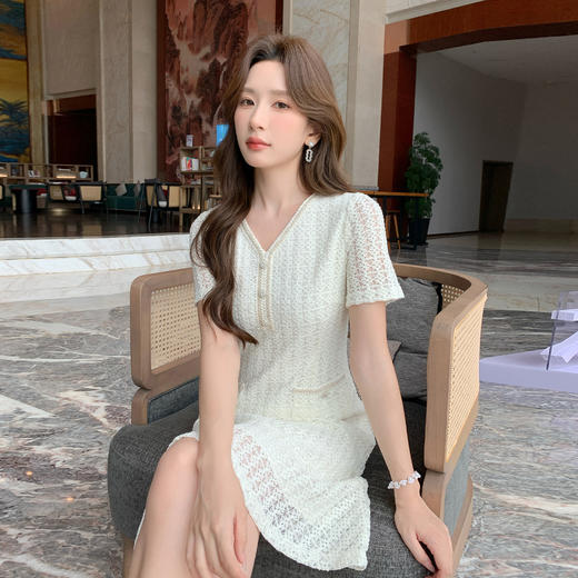 奢姿大码女装2026夏季时尚V领短袖连衣裙胖妹妹气质减龄蕾丝裙子9952869783【1】 商品图0