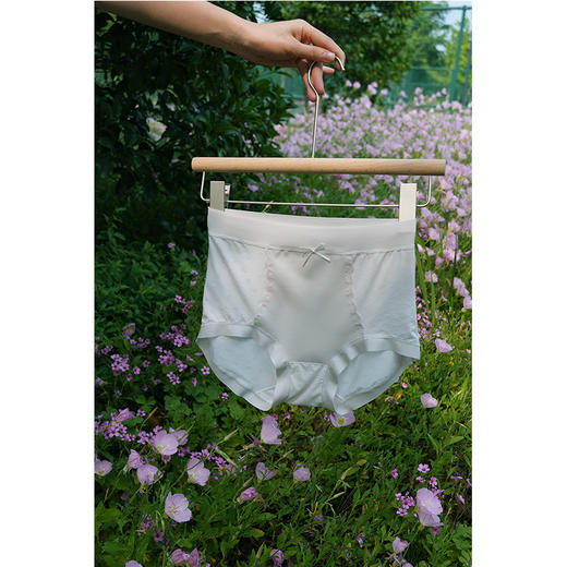 【3条装】轻塑镂空提花内裤 轻薄冰丝 高弹细腻 蚕丝底裆 舒适透气不闷汗 商品图3