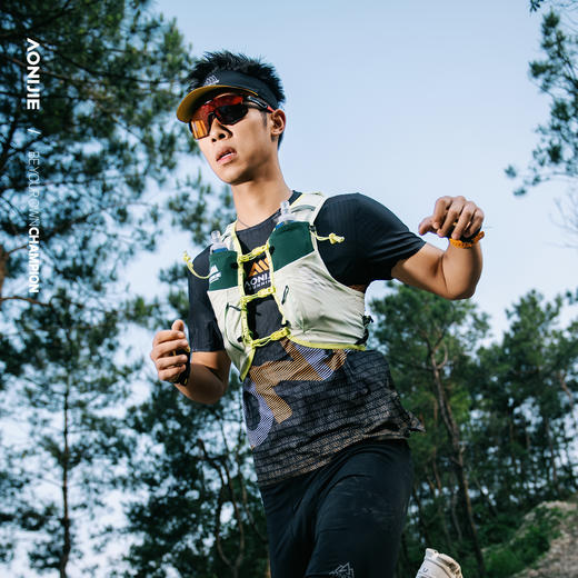 奥尼捷越野包嫩绿色轻量跑步登山徒步背包水袋背包10L (搭配杖包免费送，颜色随机) 商品图2