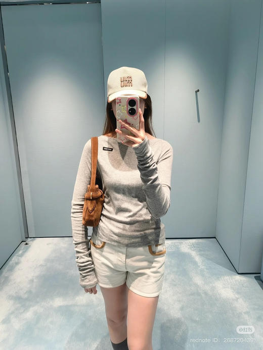 72-3 排他性独家圆正 miu炒鸡长袖 一字船领 百搭面膜T恤 四季打底T恤 商品图8